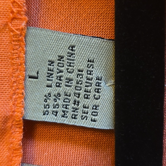 Voice-Linen blend light coral pullover v neck top, side drape Sz L NWT. - Picture 7 of 8